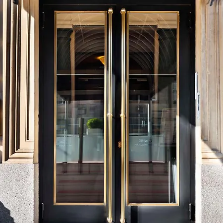 Hotel Metropolitan By Flemings 4*