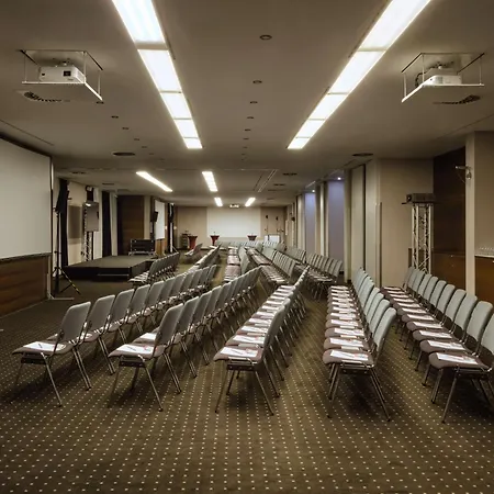 Hotel The Cloud One Frankfurt - Metropolitan