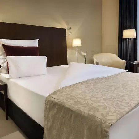 Hotel Metropolitan By Flemings 4*